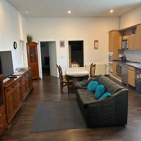 Daire Ruehige Mit 4 Schlafzimmer Und Kamin *