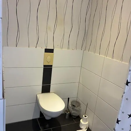 Ruehige Mit 4 Schlafzimmer Und Kamin *