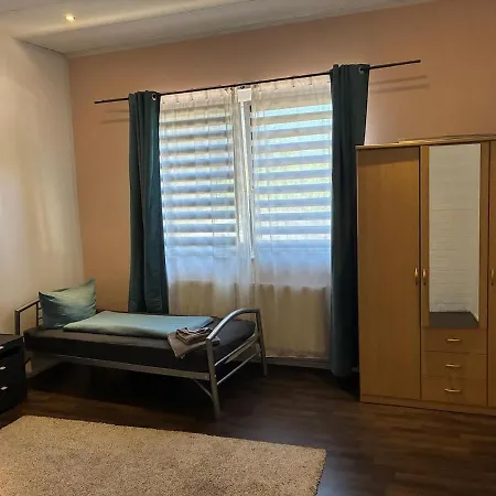 Ruehige Mit 4 Schlafzimmer Und Kamin Daire