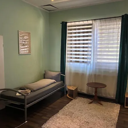 Ruehige Mit 4 Schlafzimmer Und Kamin *